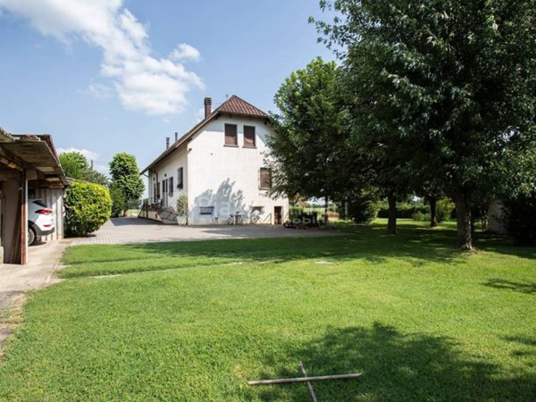 casa indipendente in vendita a Castelnovo di Sotto in zona San Savino