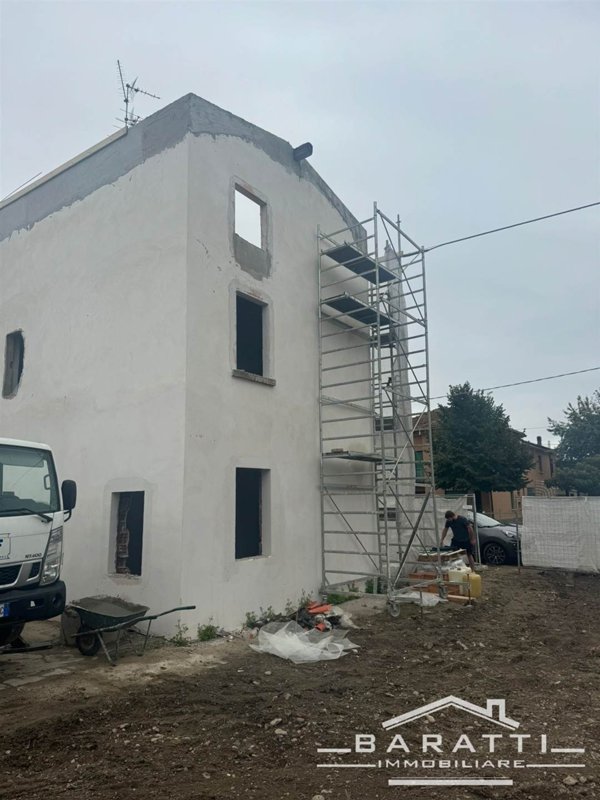 casa indipendente in vendita a Castelnovo di Sotto in zona Case Melli