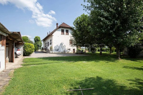 casa indipendente in vendita a Castelnovo di Sotto in zona Cogruzzo