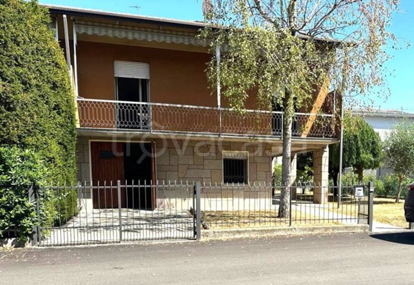 casa indipendente in vendita a Castelnovo di Sotto