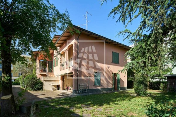 casa indipendente in vendita a Castelnovo di Sotto in zona Case Melli
