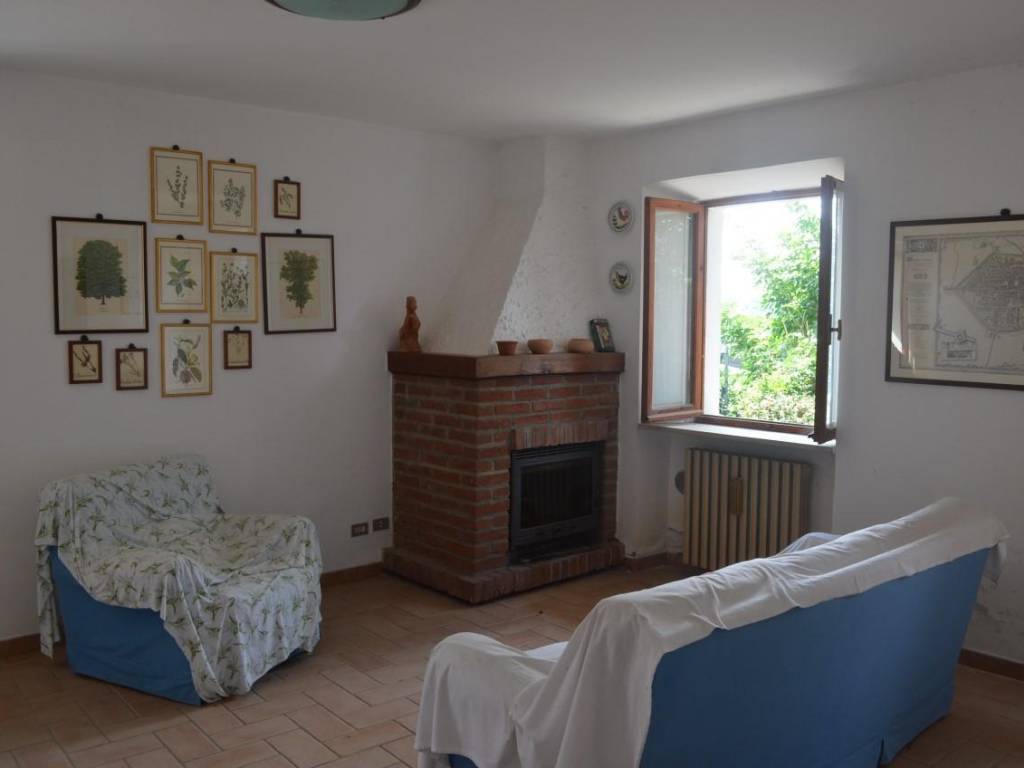 casa indipendente in vendita a Castelnovo ne' Monti in zona Costa de' Grassi