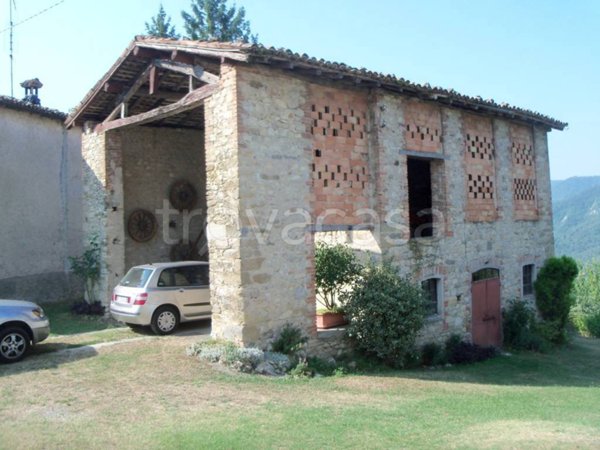 casa indipendente in vendita a Castelnovo ne' Monti in zona Gombio