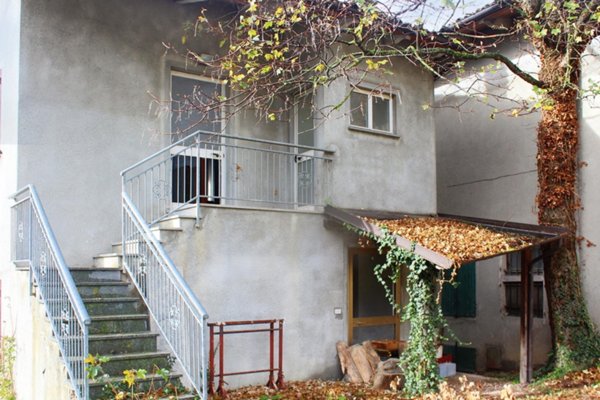 terreno edificabile in vendita a Castelnovo ne' Monti in zona Quarqua