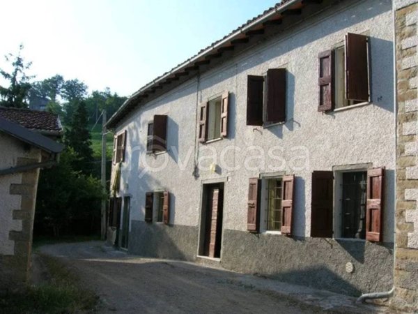 casa indipendente in vendita a Castelnovo ne' Monti