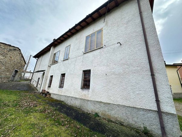 casa indipendente in vendita a Castelnovo ne' Monti in zona Monteduro