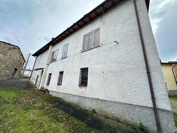 casa indipendente in vendita a Castelnovo ne' Monti in zona Monteduro