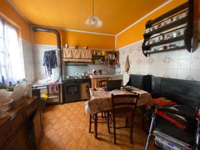 casa indipendente in vendita a Castelnovo ne' Monti