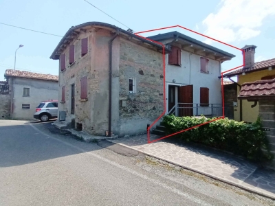 intera palazzina in vendita a Castelnovo ne' Monti in zona Croce