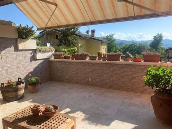 casa indipendente in vendita a Castelnovo ne' Monti in zona Casino