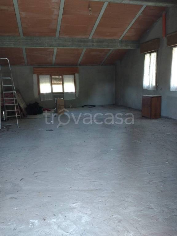 appartamento in vendita a Castelnovo ne' Monti in zona Felinamata