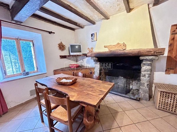 appartamento in vendita a Castelnovo ne' Monti in zona Bondolo