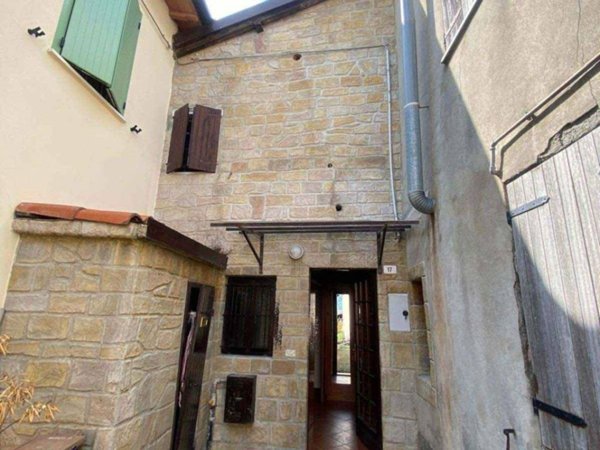 casa indipendente in vendita a Castelnovo ne' Monti