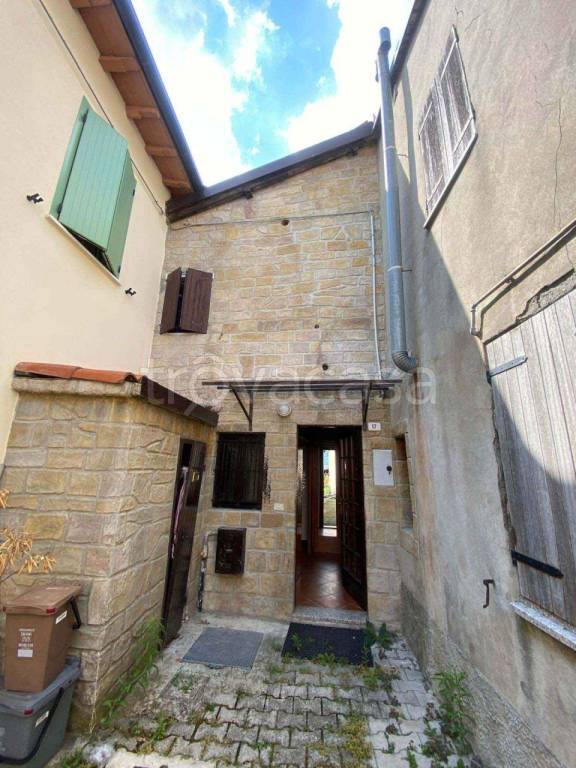 casa indipendente in vendita a Castelnovo ne' Monti