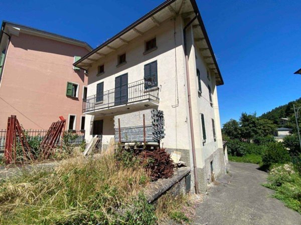 casa indipendente in vendita a Castelnovo ne' Monti