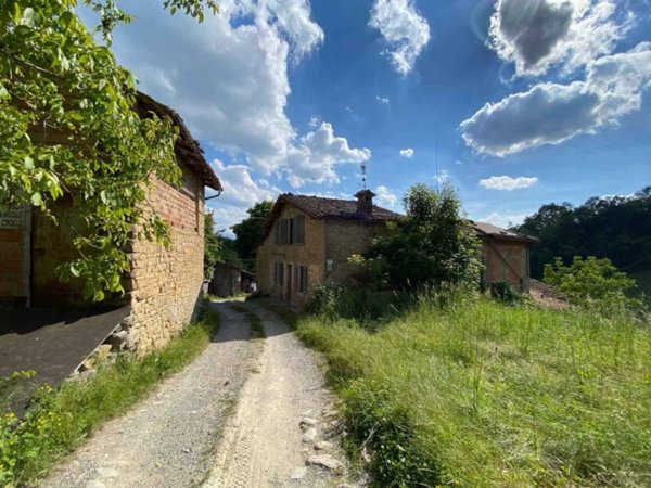 casa indipendente in vendita a Castelnovo ne' Monti in zona Casale