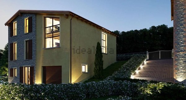 casale in vendita a Castelnovo ne' Monti in zona Casale