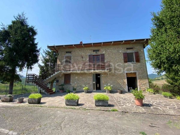casa indipendente in vendita a Castelnovo ne' Monti