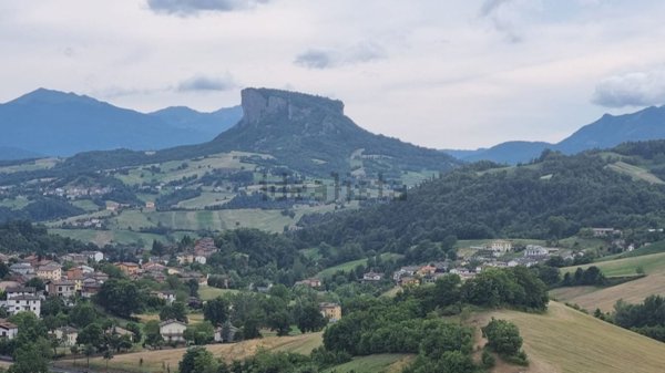 appartamento in vendita a Castelnovo ne' Monti in zona Felinamata