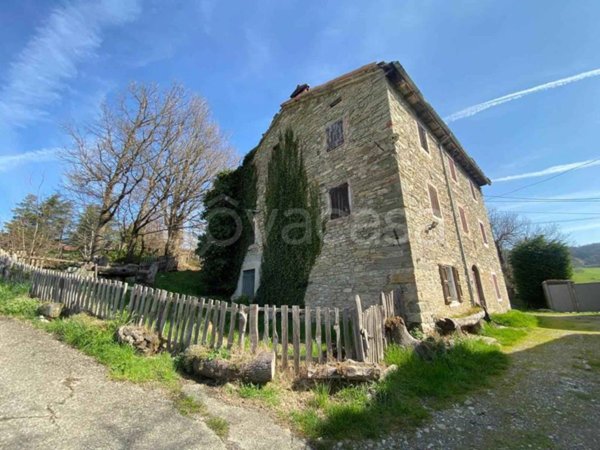 casa indipendente in vendita a Castelnovo ne' Monti in zona Bondolo