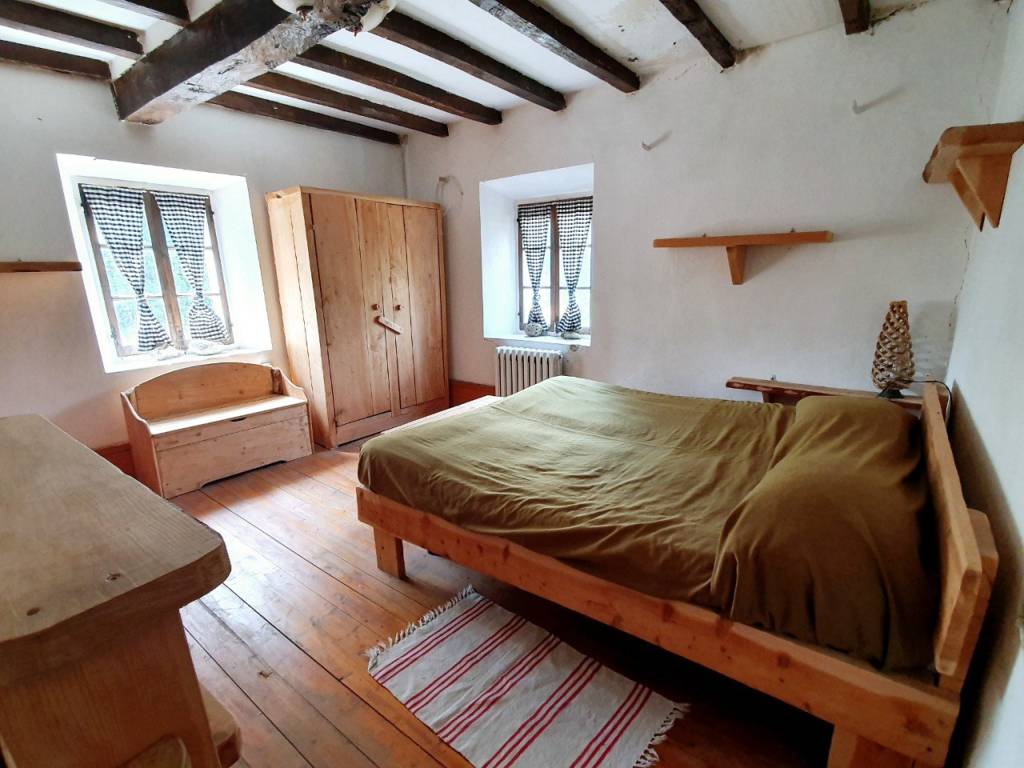 casa indipendente in vendita a Castelnovo ne' Monti in zona Bondolo