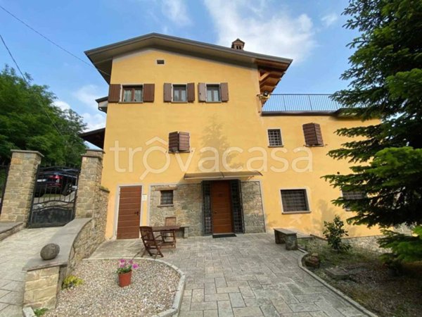 casa indipendente in vendita a Castelnovo ne' Monti