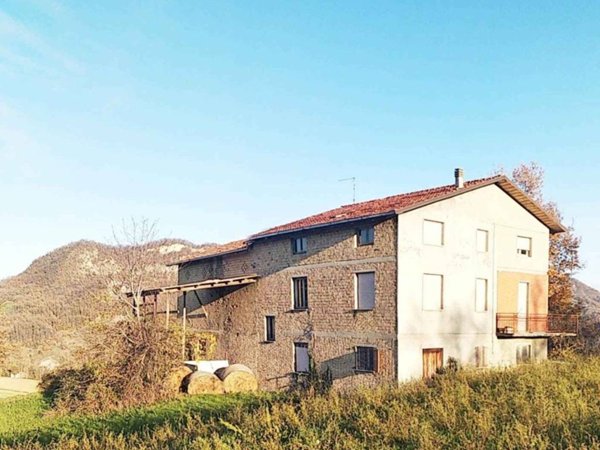 appartamento in vendita a Castelnovo ne' Monti in zona Berzana