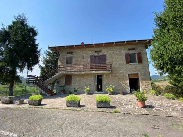 casa indipendente in vendita a Castelnovo ne' Monti