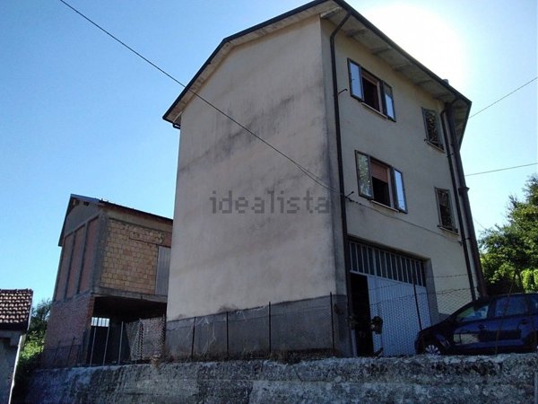 casa indipendente in vendita a Castelnovo ne' Monti in zona Costa de' Grassi