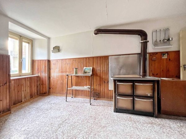 casa indipendente in vendita a Castelnovo ne' Monti