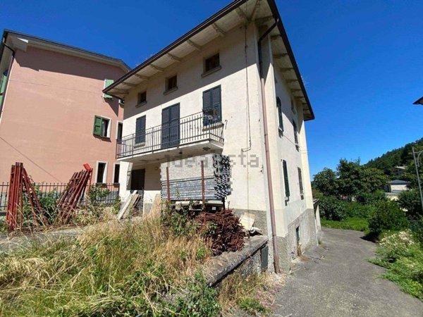 casa indipendente in vendita a Castelnovo ne' Monti in zona Casino