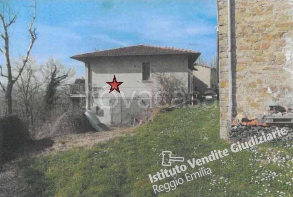 appartamento in vendita a Castelnovo ne' Monti in zona Regnola