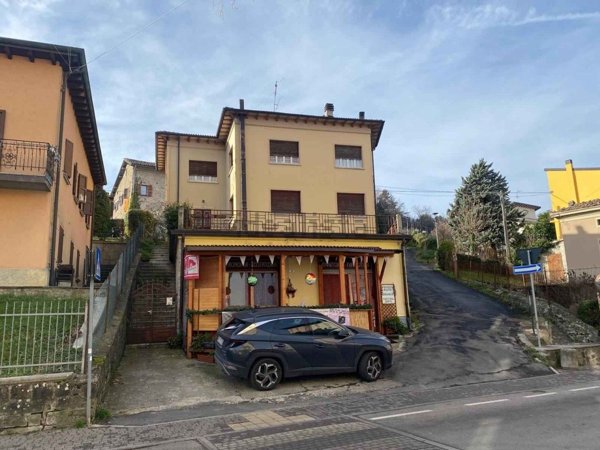 casa indipendente in vendita a Castelnovo ne' Monti