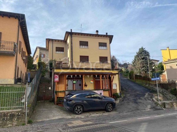 casa indipendente in vendita a Castelnovo ne' Monti