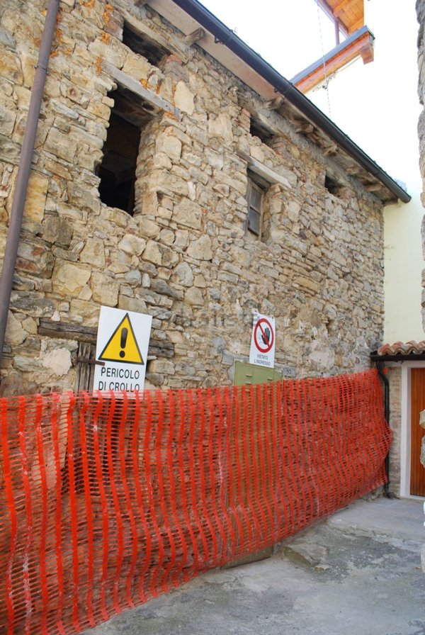 casale in vendita a Castelnovo ne' Monti