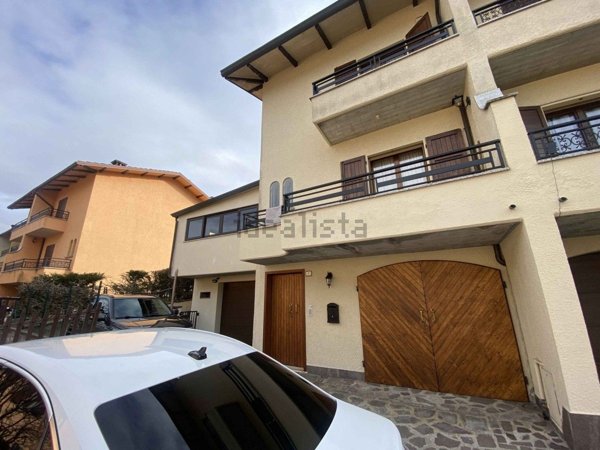 casa indipendente in vendita a Castelnovo ne' Monti