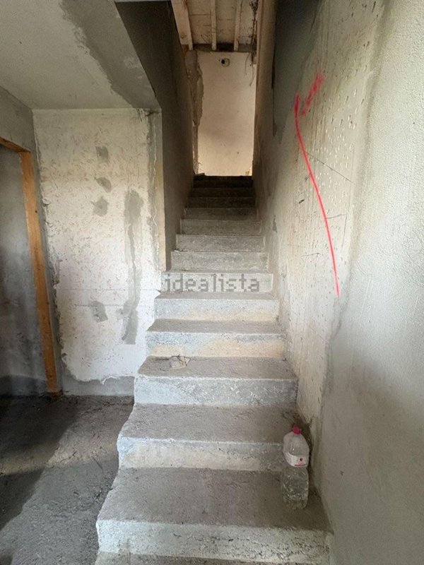 casa indipendente in vendita a Castelnovo ne' Monti