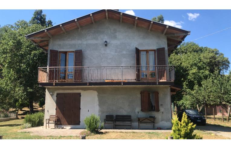 casa indipendente in vendita a Castelnovo ne' Monti