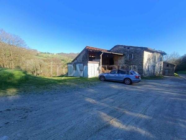 casa indipendente in vendita a Castelnovo ne' Monti in zona Gatta