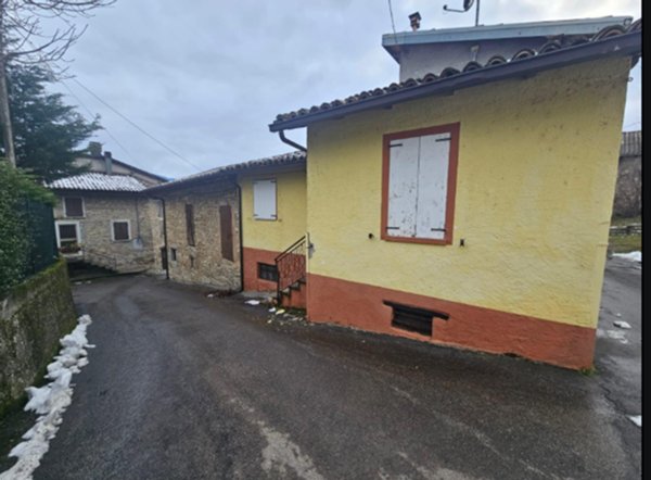 appartamento in vendita a Castelnovo ne' Monti in zona Monchio
