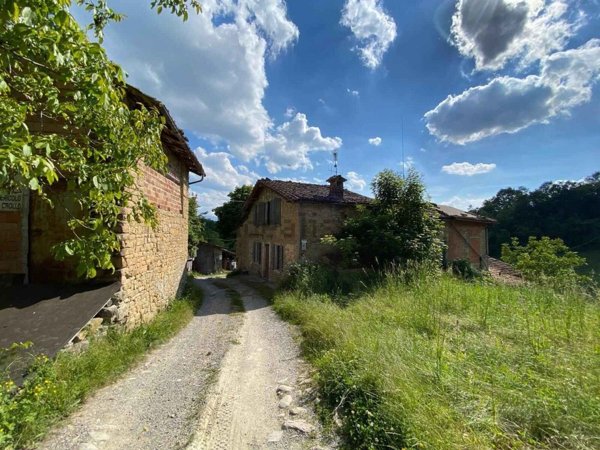 pentavano in vendita a Castelnovo ne' Monti