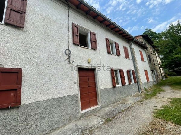 casa indipendente in vendita a Castelnovo ne' Monti