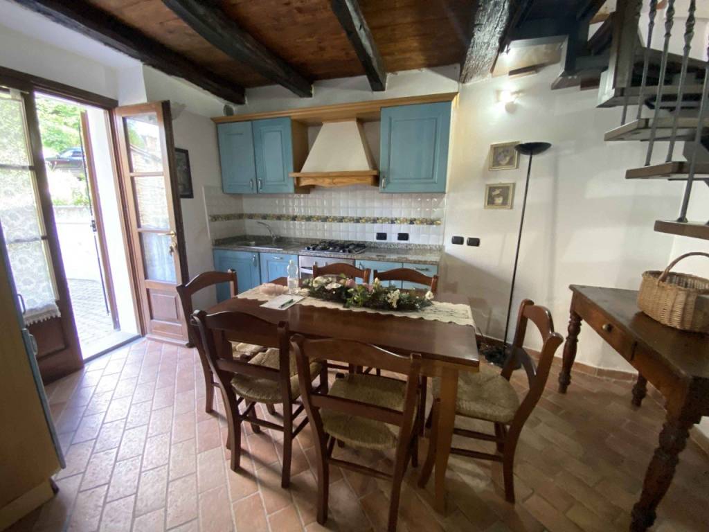 casa indipendente in vendita a Castelnovo ne' Monti