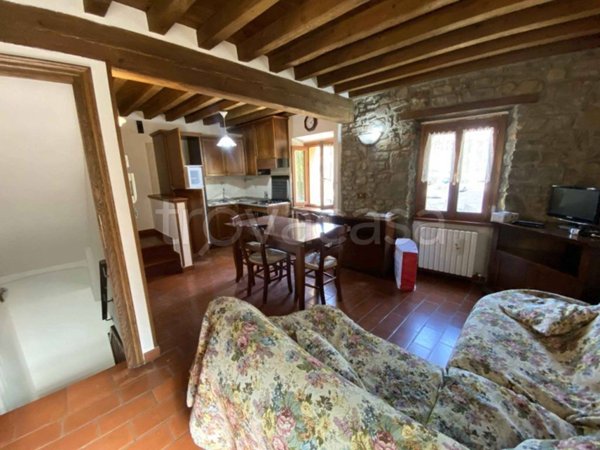 casa indipendente in vendita a Castelnovo ne' Monti
