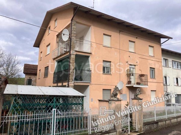appartamento in vendita a Castelnovo ne' Monti in zona Case Perizzi