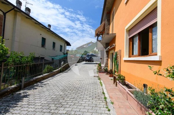 casa indipendente in vendita a Castelnovo ne' Monti