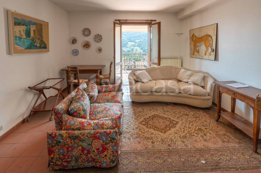 casa indipendente in vendita a Castelnovo ne' Monti in zona Casino