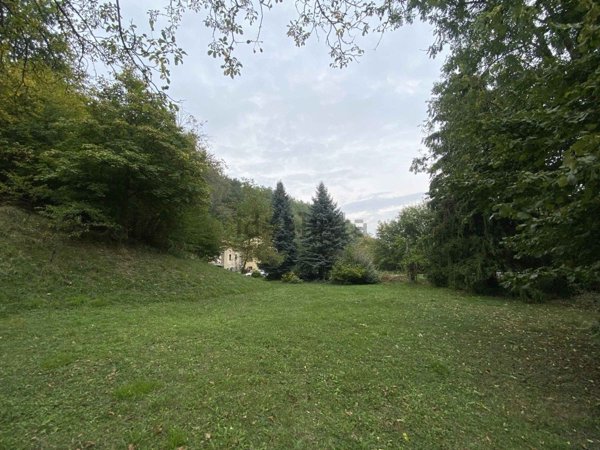 casale in vendita a Castelnovo ne' Monti in zona Casino
