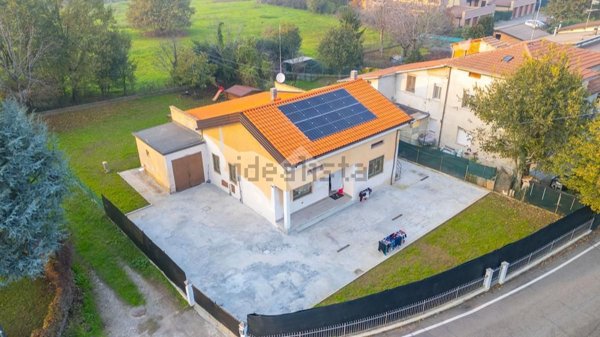 casa indipendente in vendita a Cavriago