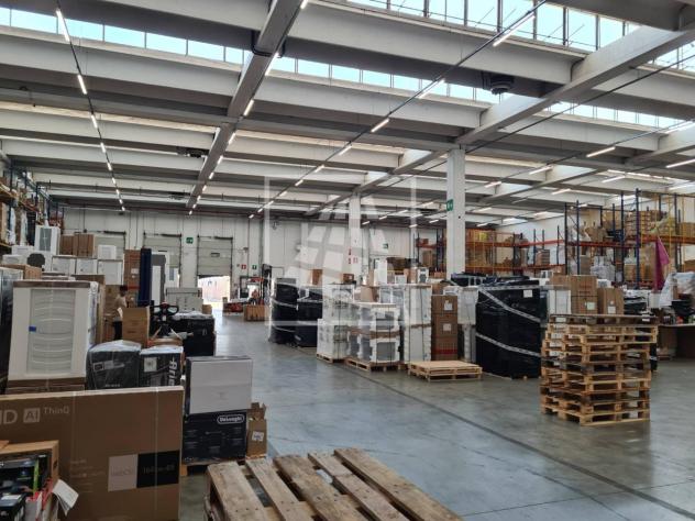 locale commerciale in vendita a Cavriago